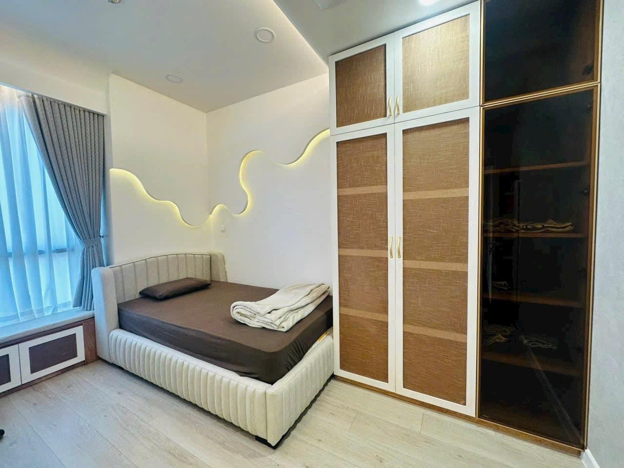 The Antonia Phu My Hung penthouse for rent, District 7 has 4 bedrooms with high-class furniture with Southwest view 4