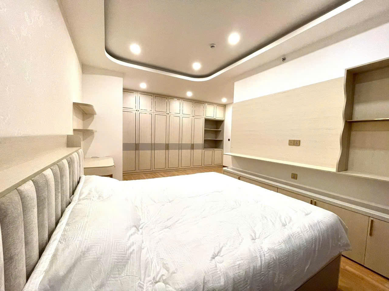 Ascentia penthouse for rent in Phu My Hung, District 7 has 4 bedrooms on the high floor with a beautiful view of new furniture 5