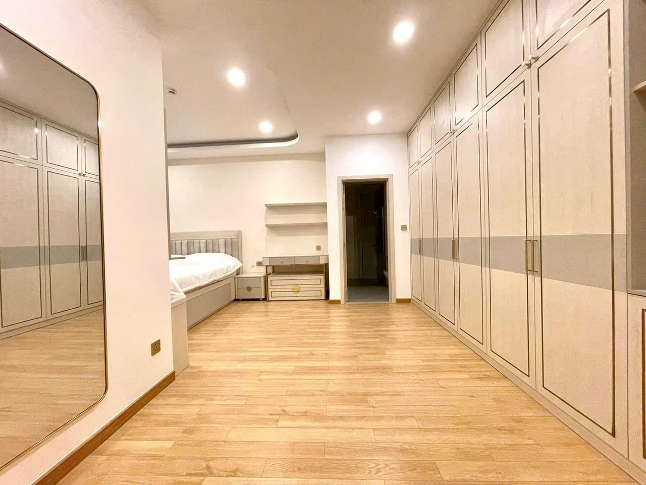 Ascentia penthouse for rent in Phu My Hung, District 7 has 4 bedrooms on the high floor with a beautiful view of new furniture 2
