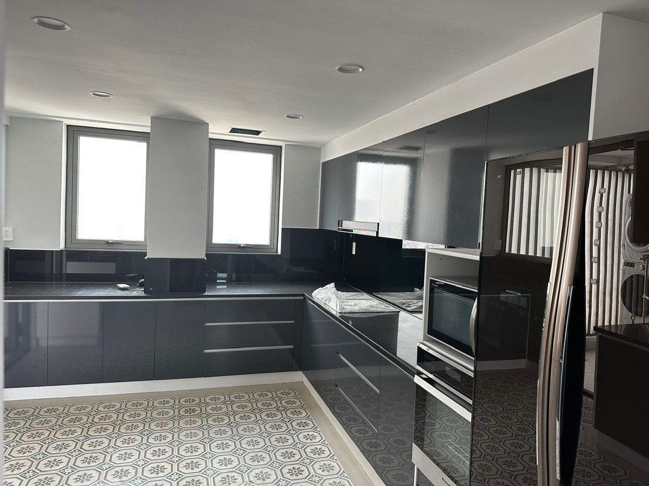 Garden Court penthouse for rent in Phu My Hung, District 7 with 4 bedrooms with river view 1