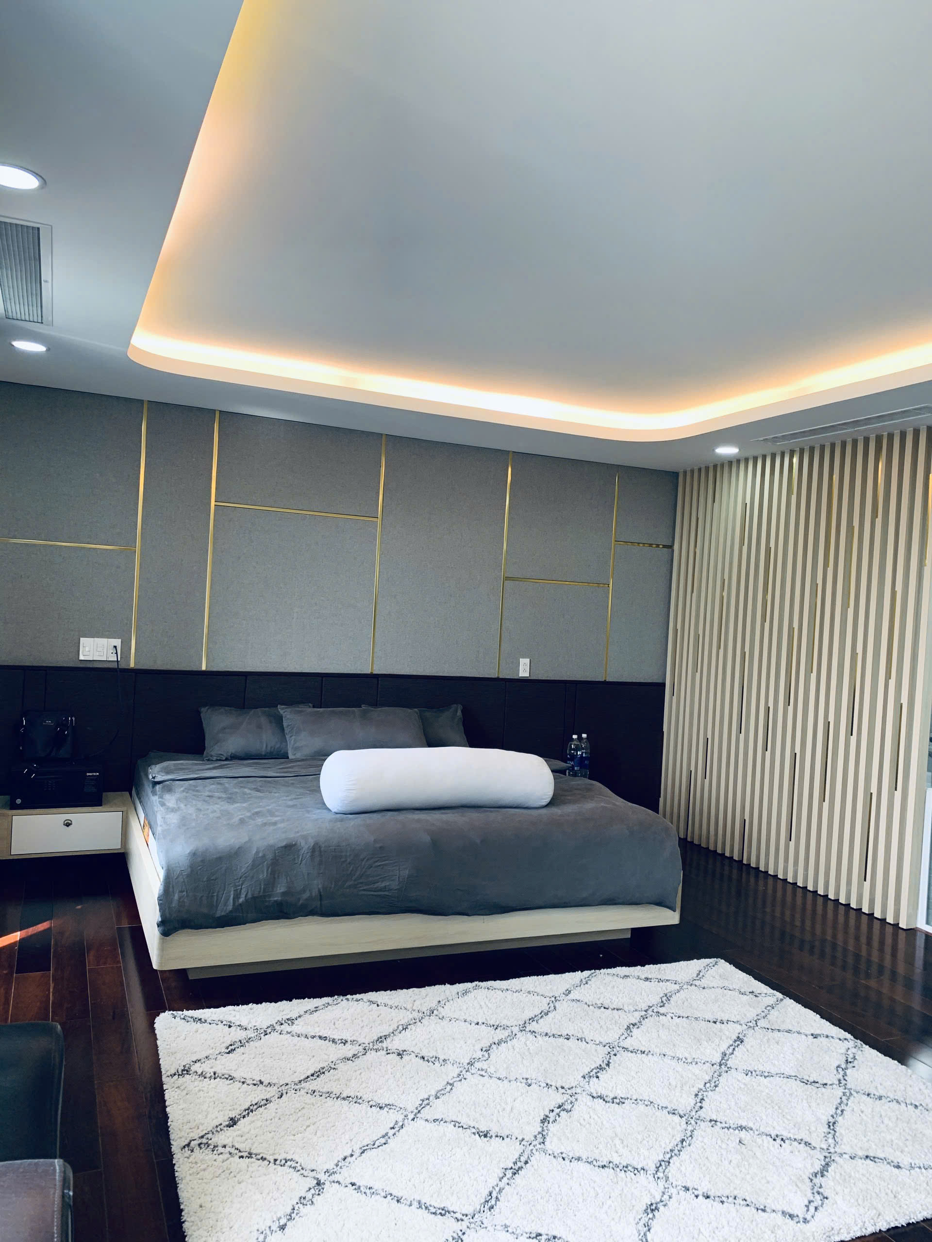 Green View penthouse for sale in Phu My Hung, District 7 in duplex form with 2 floors, 3 bedrooms, 9th floor 10