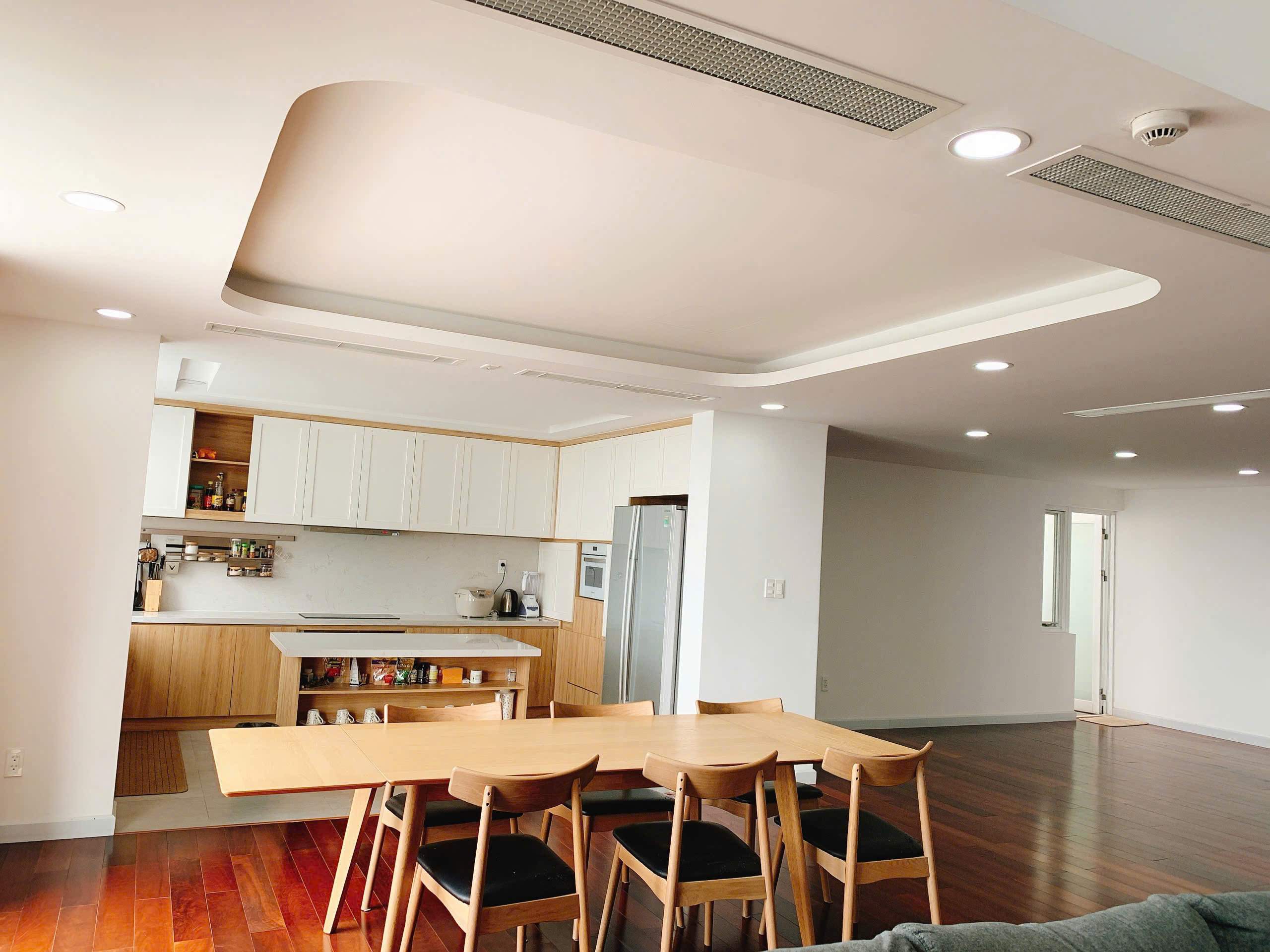 Green View penthouse for sale in Phu My Hung, District 7 in duplex form with 2 floors, 3 bedrooms, 9th floor 9