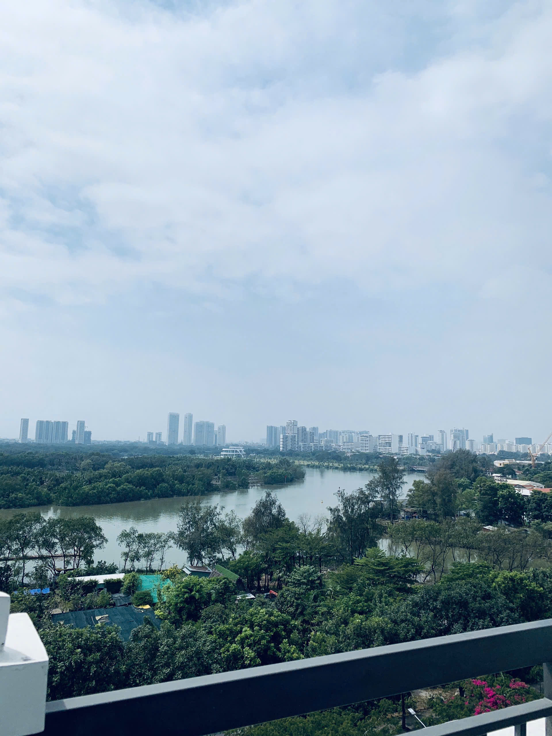 Green View penthouse for sale in Phu My Hung, District 7 in duplex form with 2 floors, 3 bedrooms, 9th floor 4