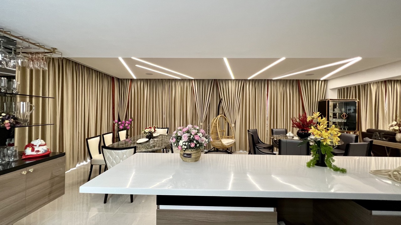 Penthouse for rent in Happy Valley Phu My Hung, District 7, 25th floor, with 3 large bedrooms