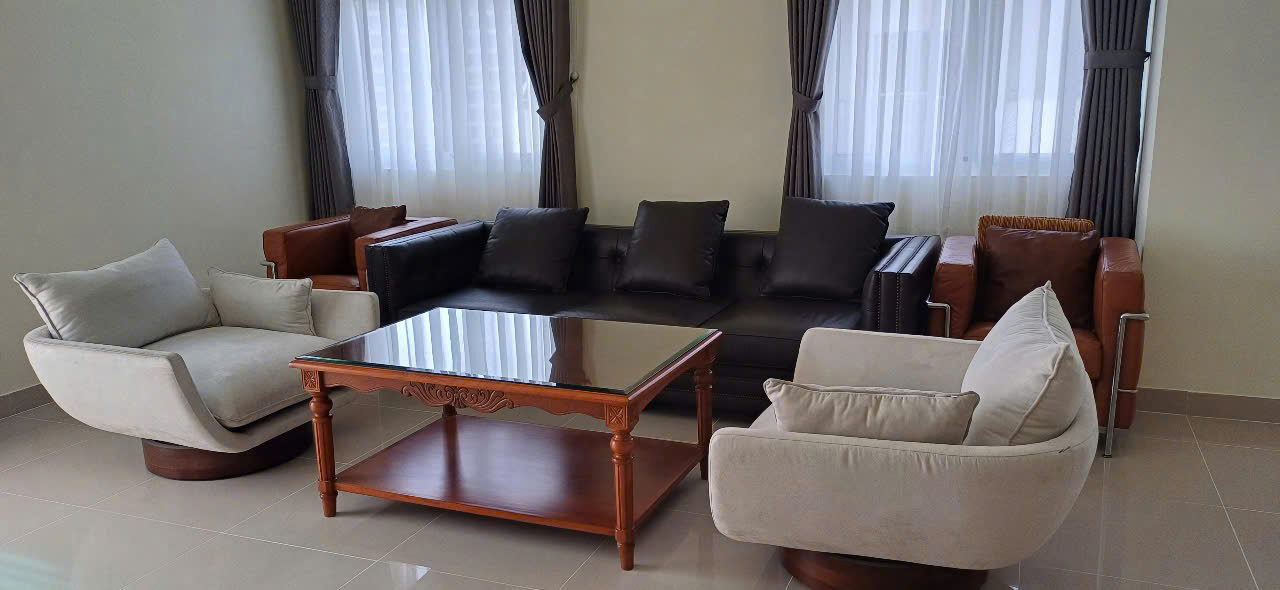 My Vien Phu My Hung penthouse for rent, District 7, new house with 3 bedrooms, large garden with Southeast view 2