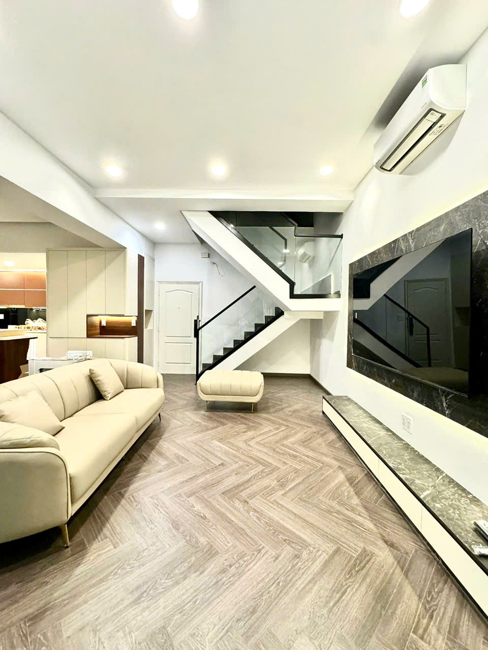 Bán penthouse Park View Phú Mỹ Hưng, Quận 7 có 3 phòng ngủ sân vườn nội thất cao cấp, lầu 15 – 203m2 5