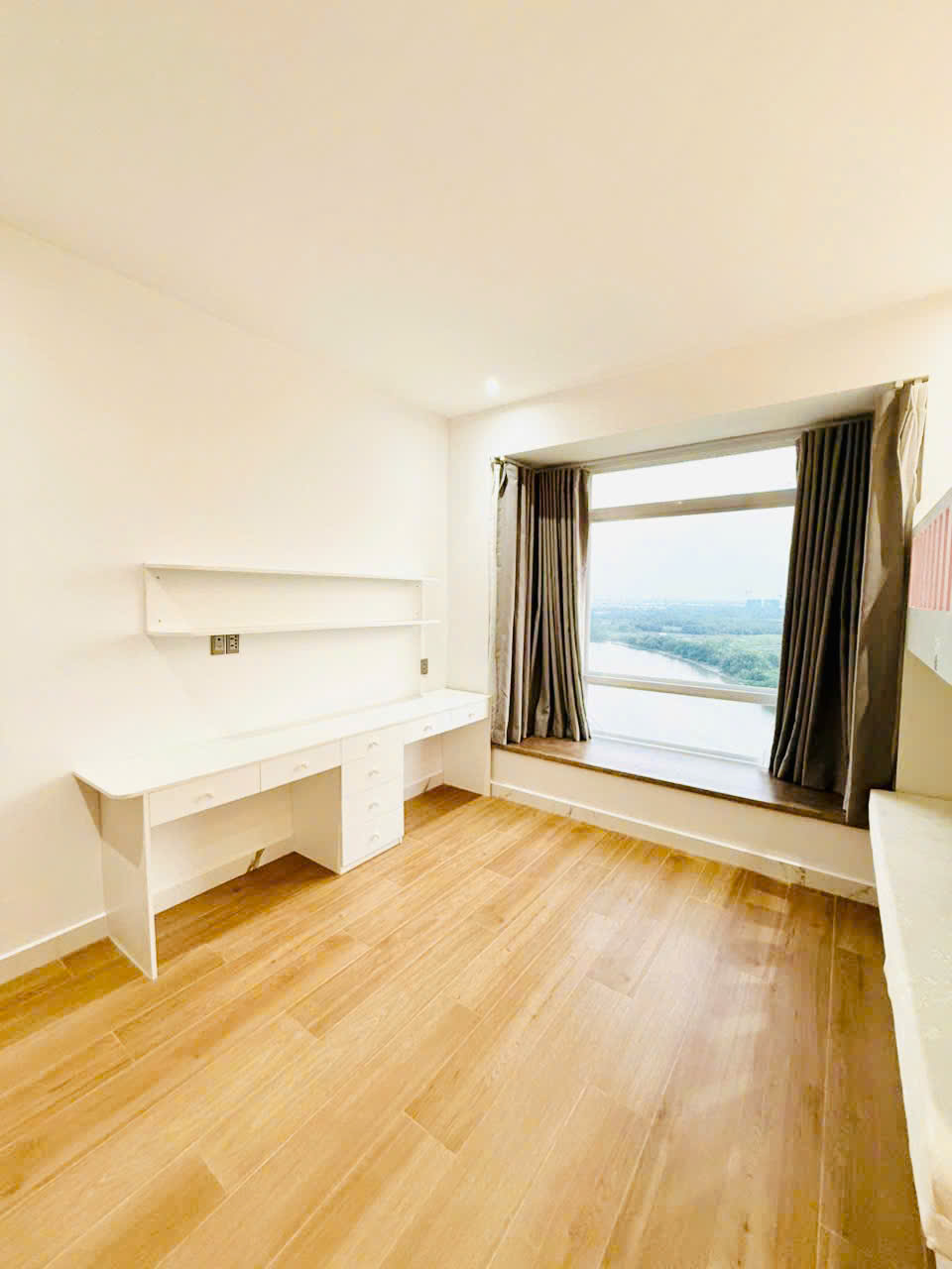 Riverside Residence penthouse apartment for rent, Phu My Hung, District 7, 4 bedrooms, parking, 16th floor - 260m2 11