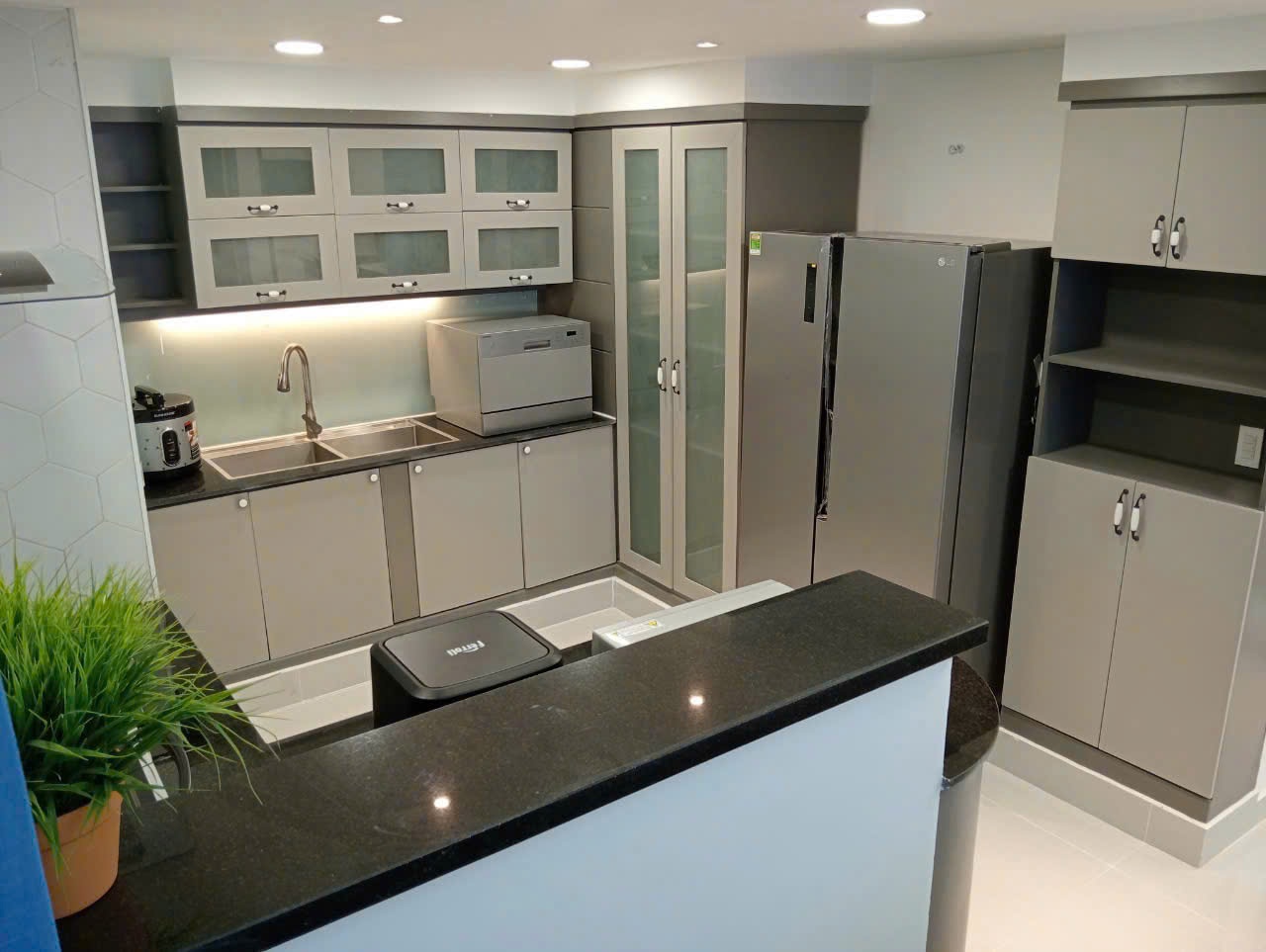 Penthouse Sky Garden Phu My Hung for sale or rent, District 7 with 5 bedrooms, BBQ court 2