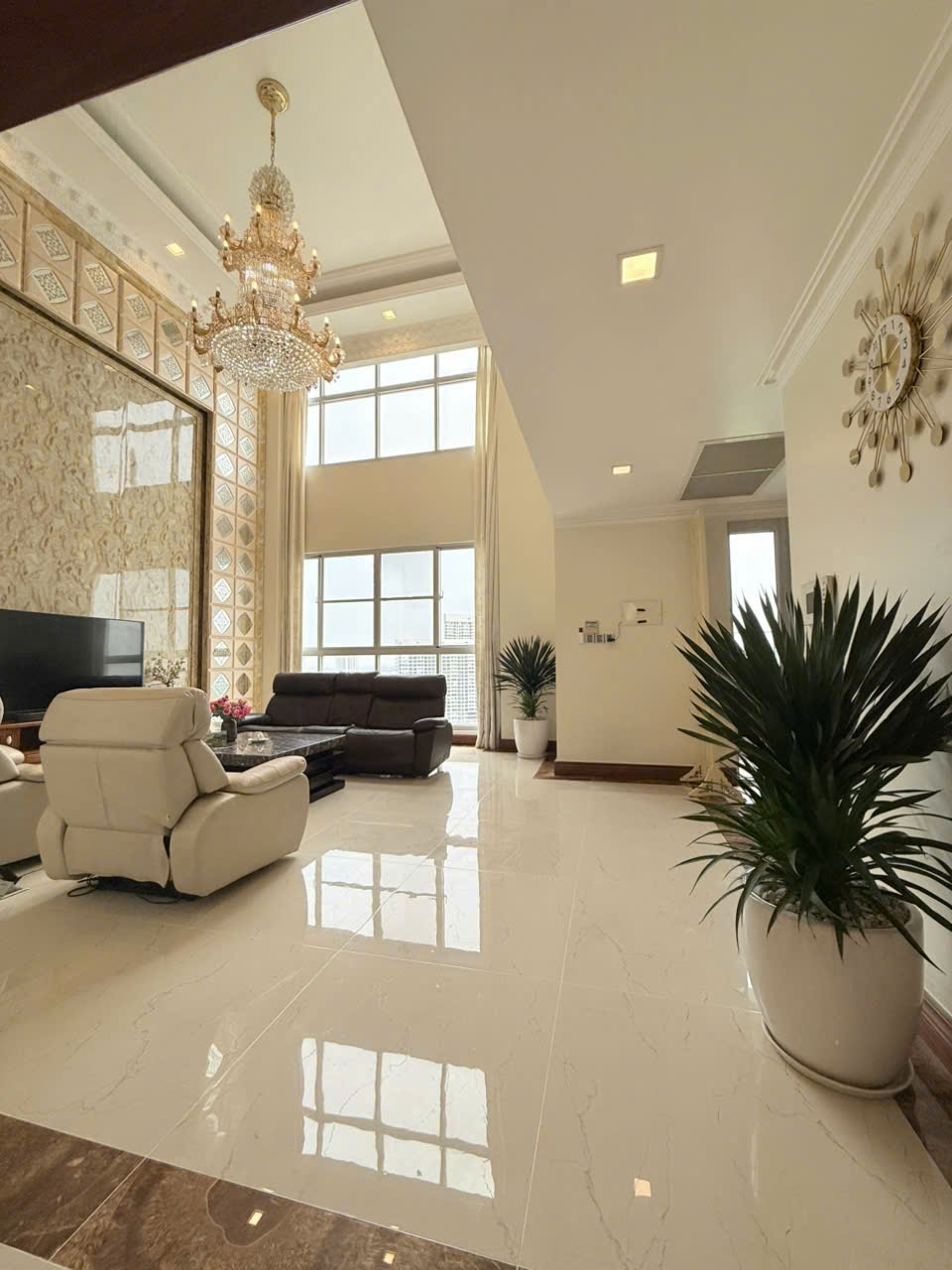 Star Hill penthouse for rent in Phu My Hung, District 7 has 4 bedrooms with high-class furniture, airy terrace 4
