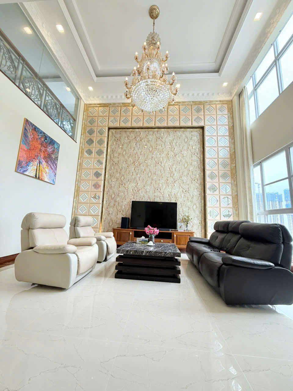 Star Hill penthouse for rent in Phu My Hung, District 7 has 4 bedrooms with high-class furniture, airy terrace