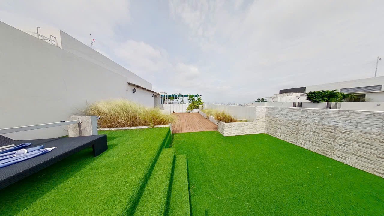 Penthouse service for rent in Sunrise City District 7 has 2 bedrooms, corner apartment with beautiful airy view 17