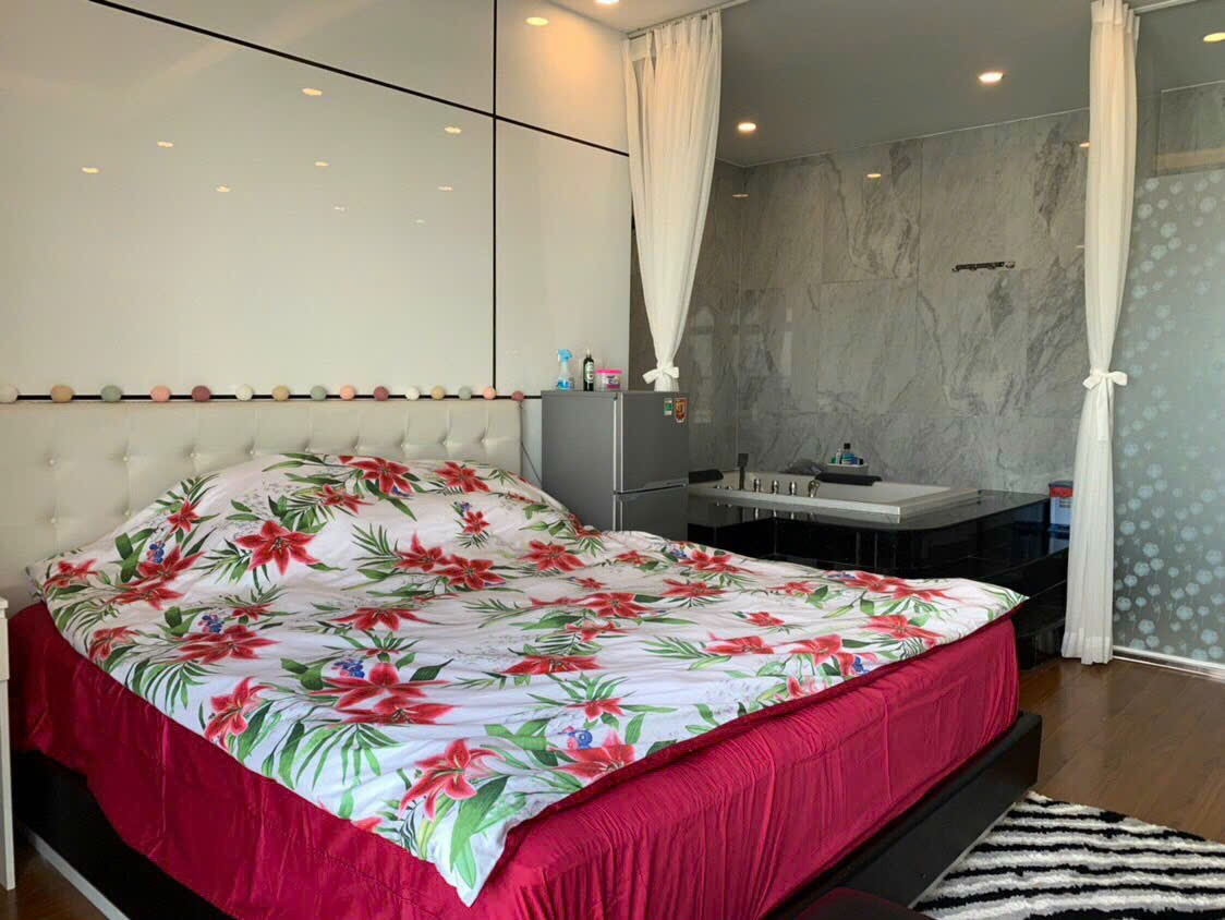 Penthouse service for rent in Sunrise City District 7 has 2 bedrooms, corner apartment with beautiful airy view 15