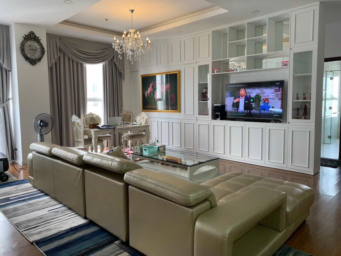 Penthouse service for rent in Sunrise City District 7 has 2 bedrooms, corner apartment with beautiful airy view