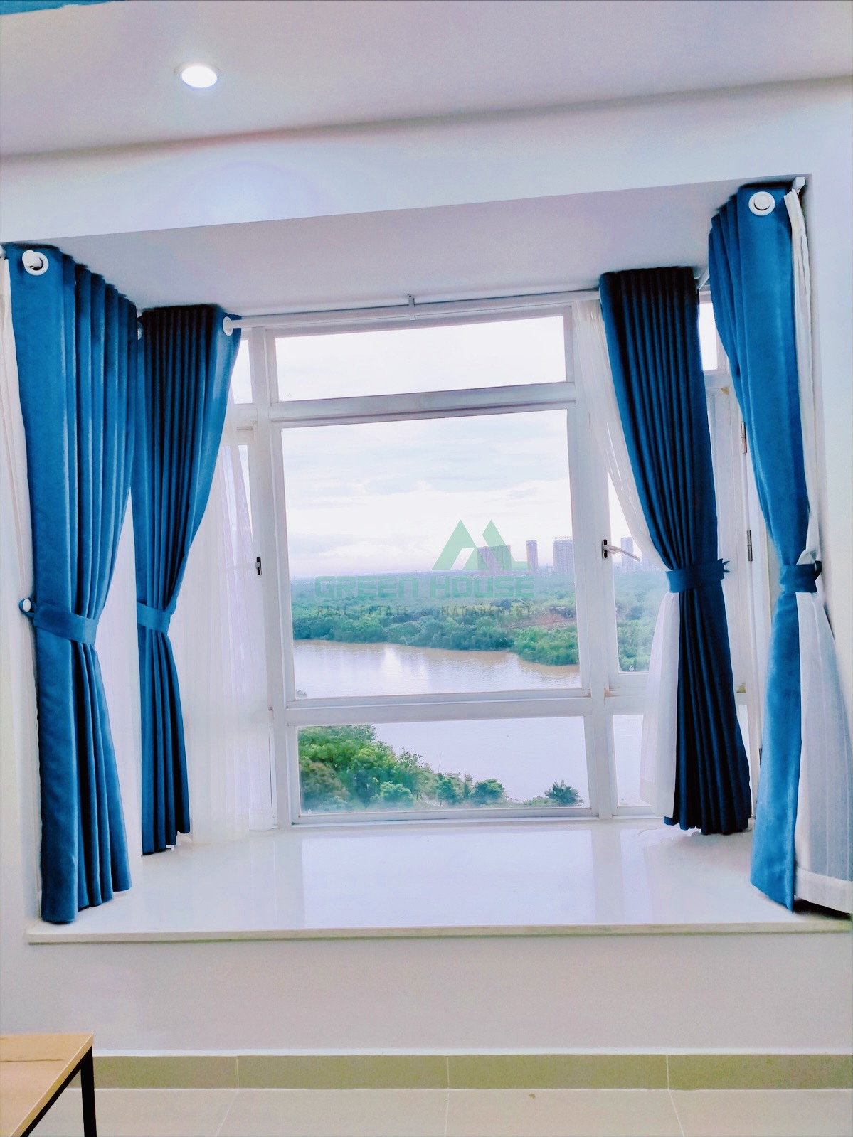 Riverside apartment for rent in phu My Hung - District 7- A nice house 3