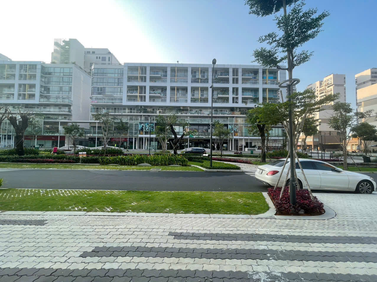 Garden Plaza shophouse for rent, Phu My Hung, District 7 corner apartment in a super beautiful location with 1 floor 7