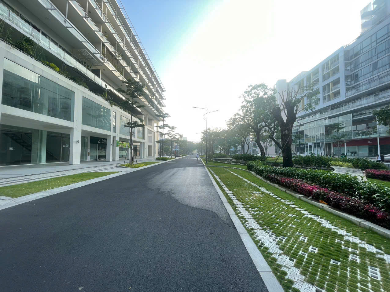 Garden Plaza shophouse for rent, Phu My Hung, District 7 corner apartment in a super beautiful location with 1 floor 1
