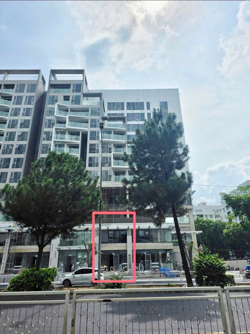 Bán hoặc cho thuê shophouse The Aurora Phú Mỹ Hưng Quận 7 có 1 lầu mặt tiền Nguyễn Lương Bằng -117m2 1