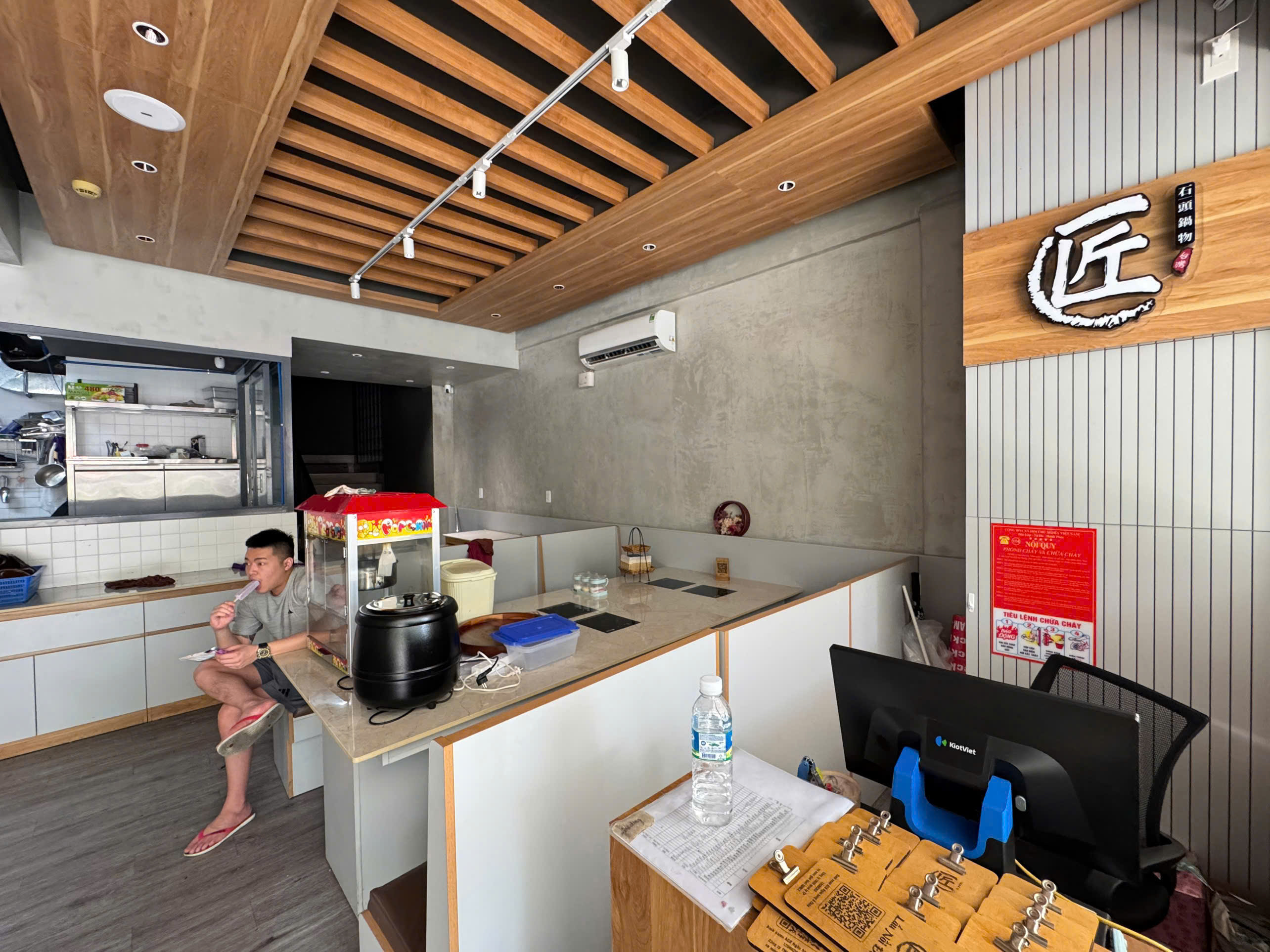 Shophouse for rent in Canh Vien 1B Phu My Hung, District 7 with ground floor + mezzanine of empty house with self-decoration – 136m2 4