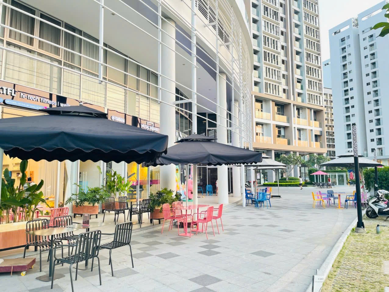 Shophouse for sale Midtown Phu My Hung, District 7 with a beautiful location with a river view next to Starbuck