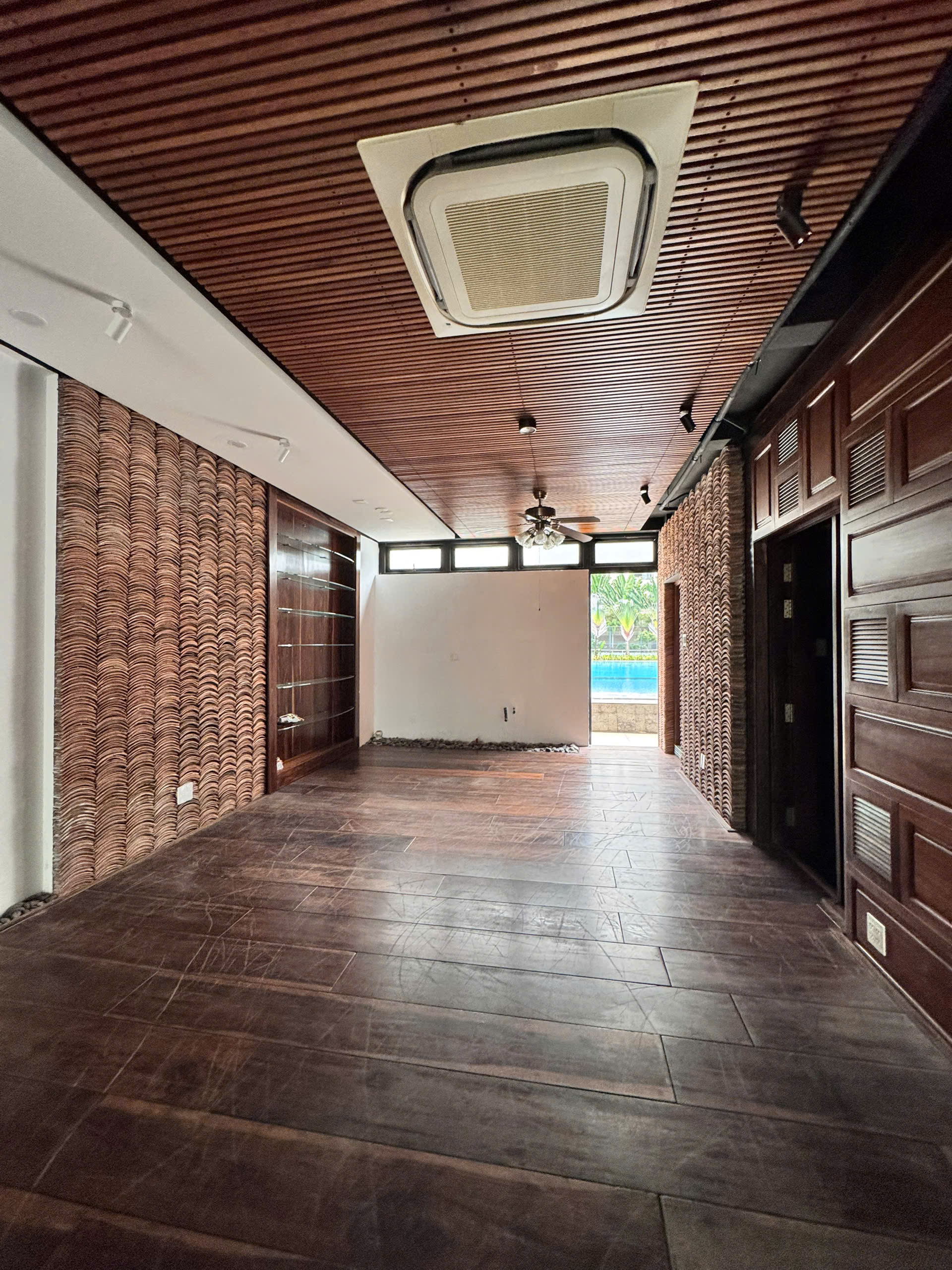 Selling or renting Panorama shophouse Phu My Hung, District 7 building ground floor + 1 floor, P street – 141m2