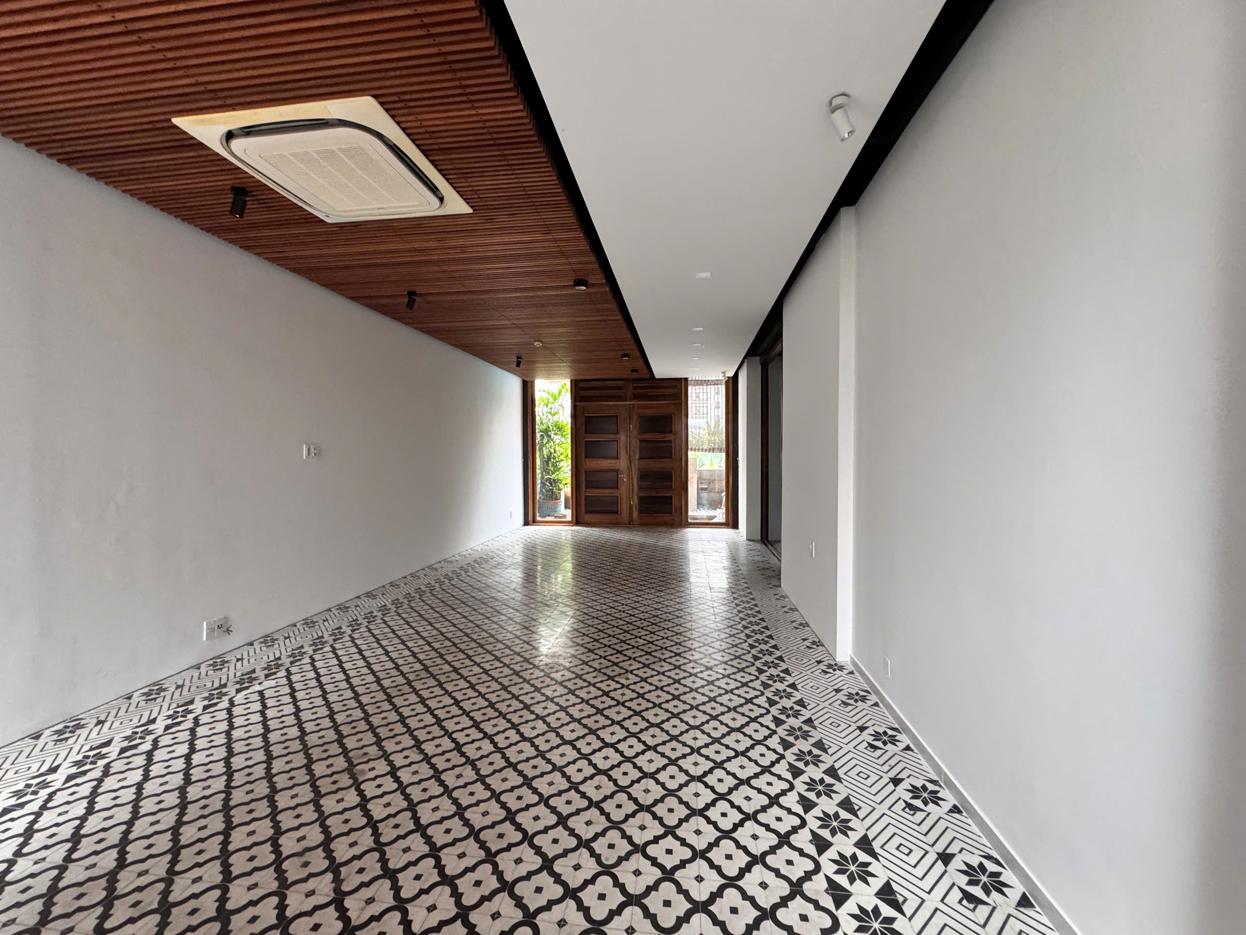 Selling or renting Panorama shophouse Phu My Hung, District 7 building ground floor + 1 floor, P street – 141m2 1