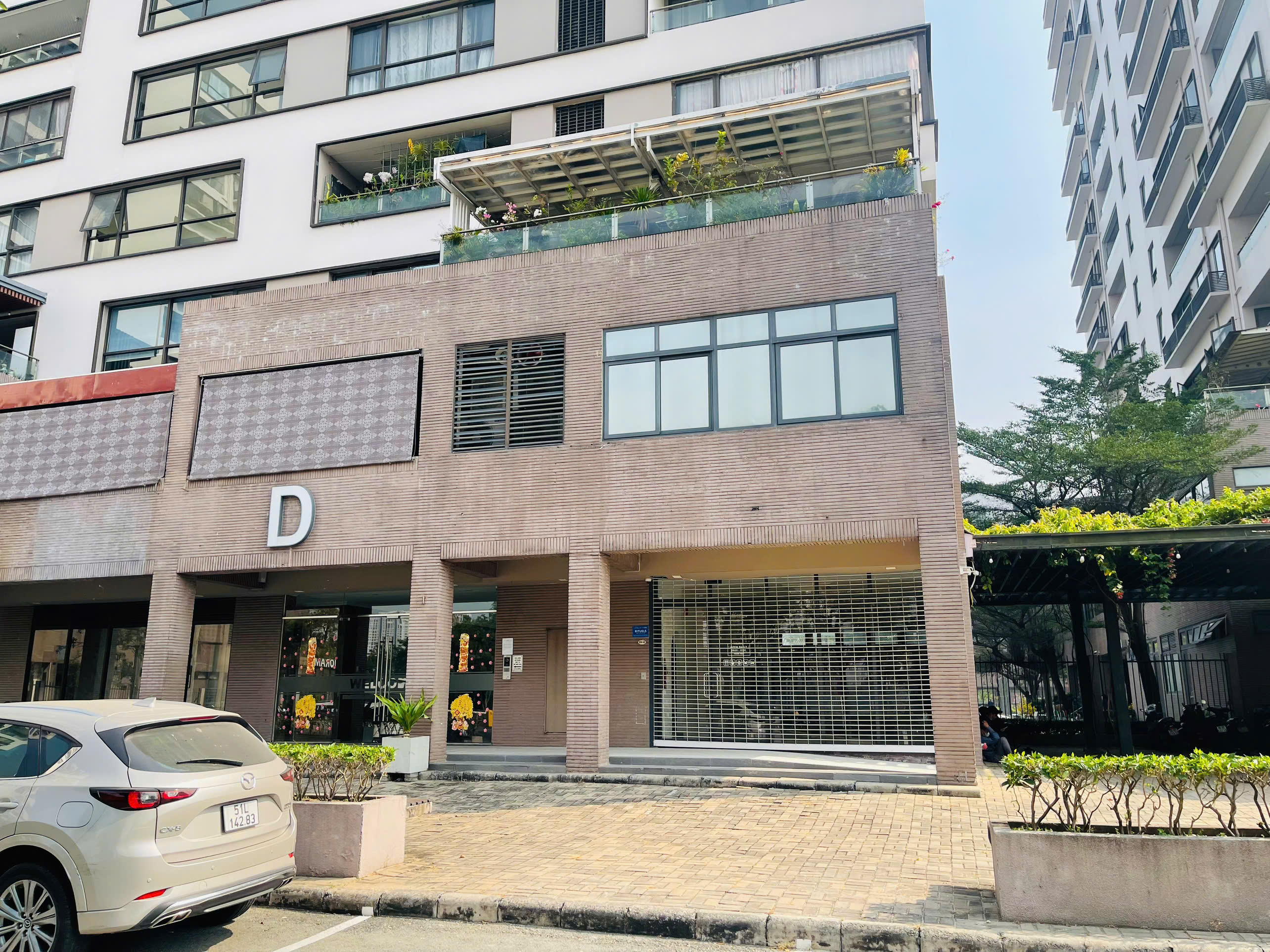 Panorama shophouse for sale or lease in Phu My Hung, District 7 with river view with large parking lot basements – 547m2 5