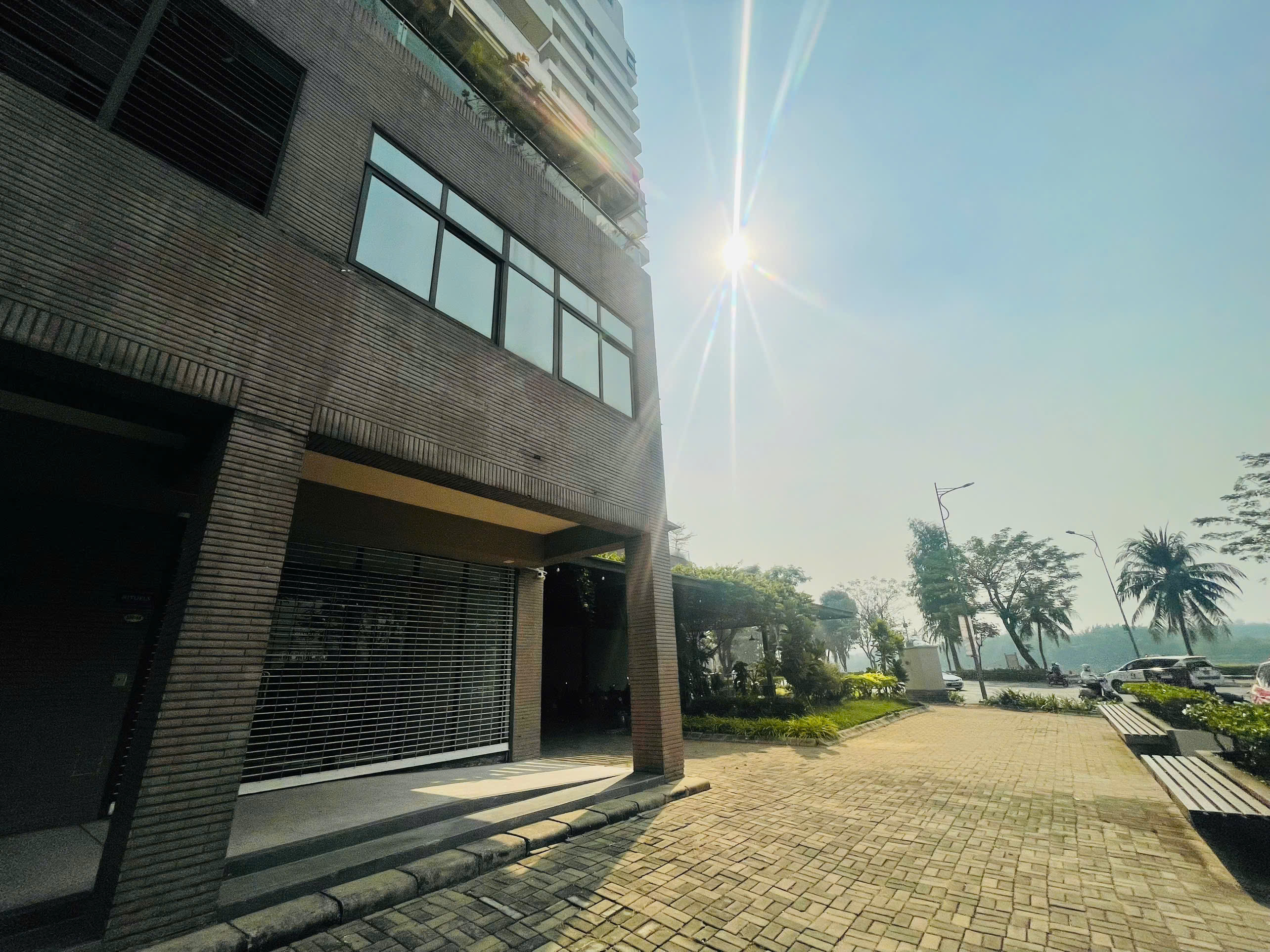 Panorama shophouse for sale or lease in Phu My Hung, District 7 with river view with large parking lot basements – 547m2 1