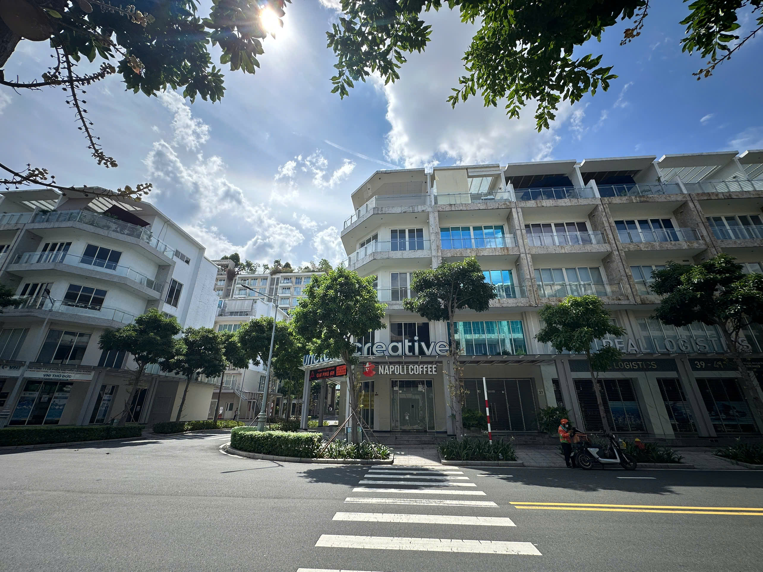 Sala shophouse for rent in Thu Duc City, corner apartment 2 fronts of B4 street, built 6 floors with basement – 172m2