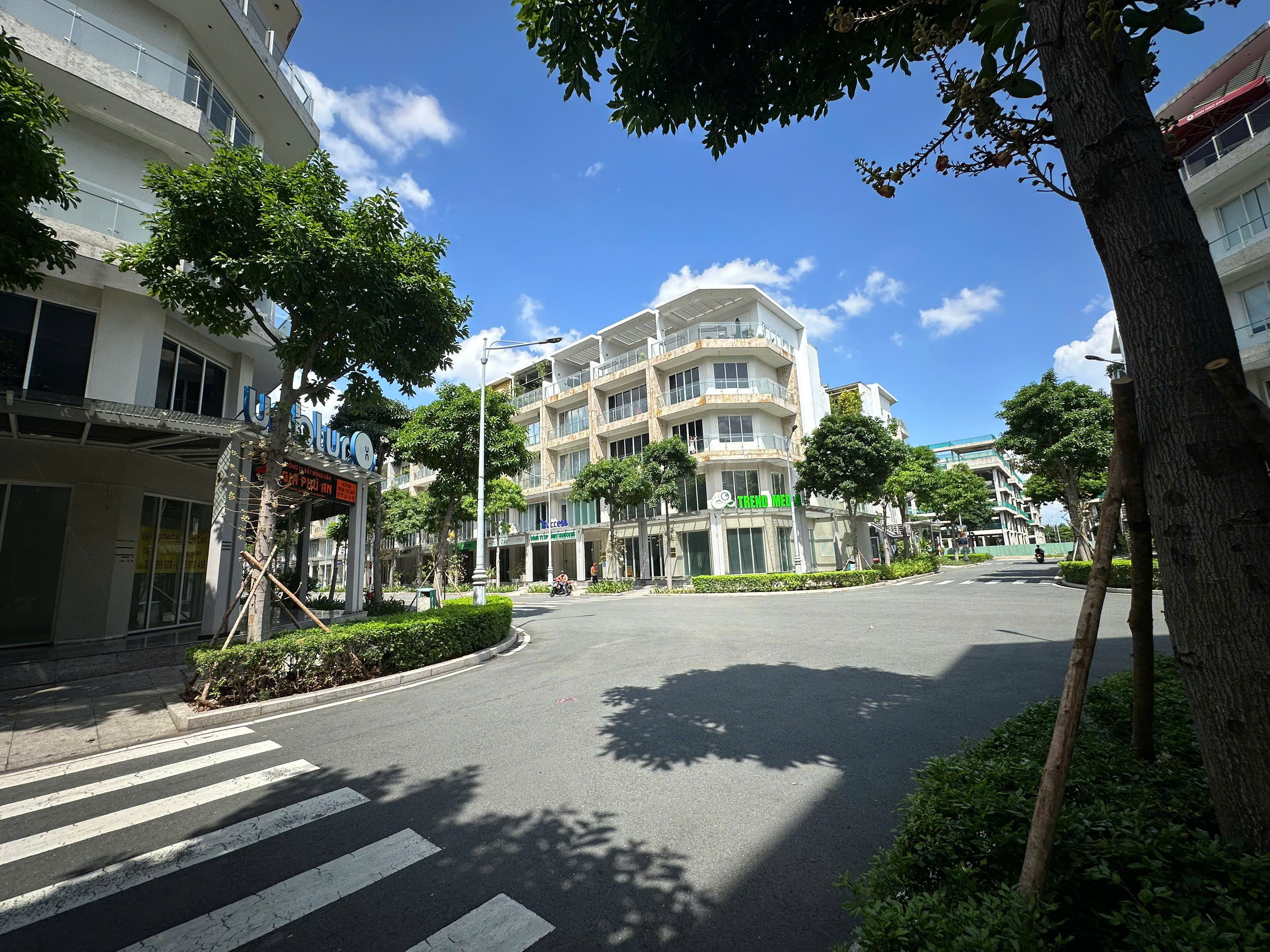 Sala shophouse for rent in Thu Duc City, corner apartment 2 fronts of B4 street, built 6 floors with basement – 172m2 3