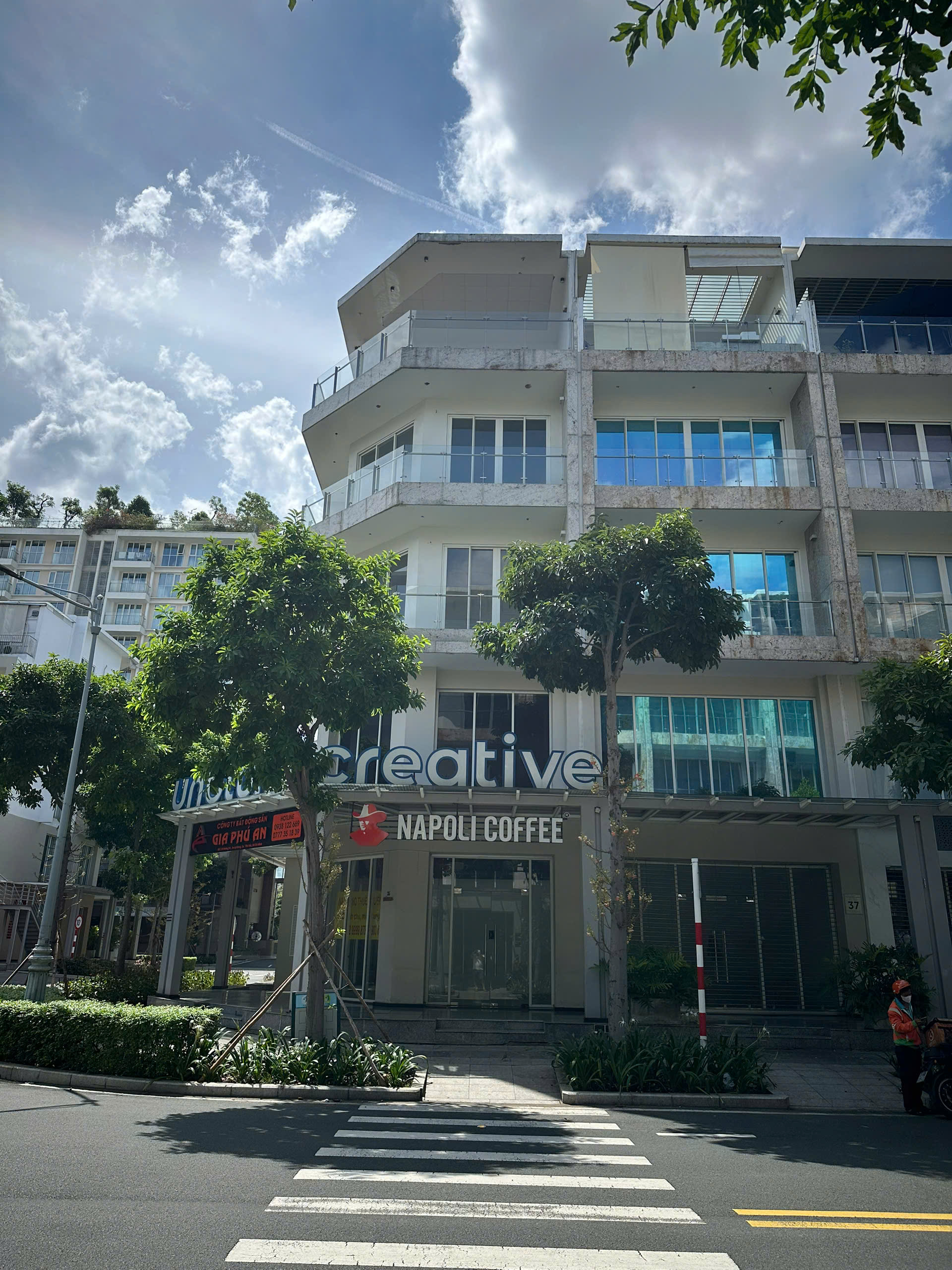 Sala shophouse for rent in Thu Duc City, corner apartment 2 fronts of B4 street, built 6 floors with basement – 172m2 2