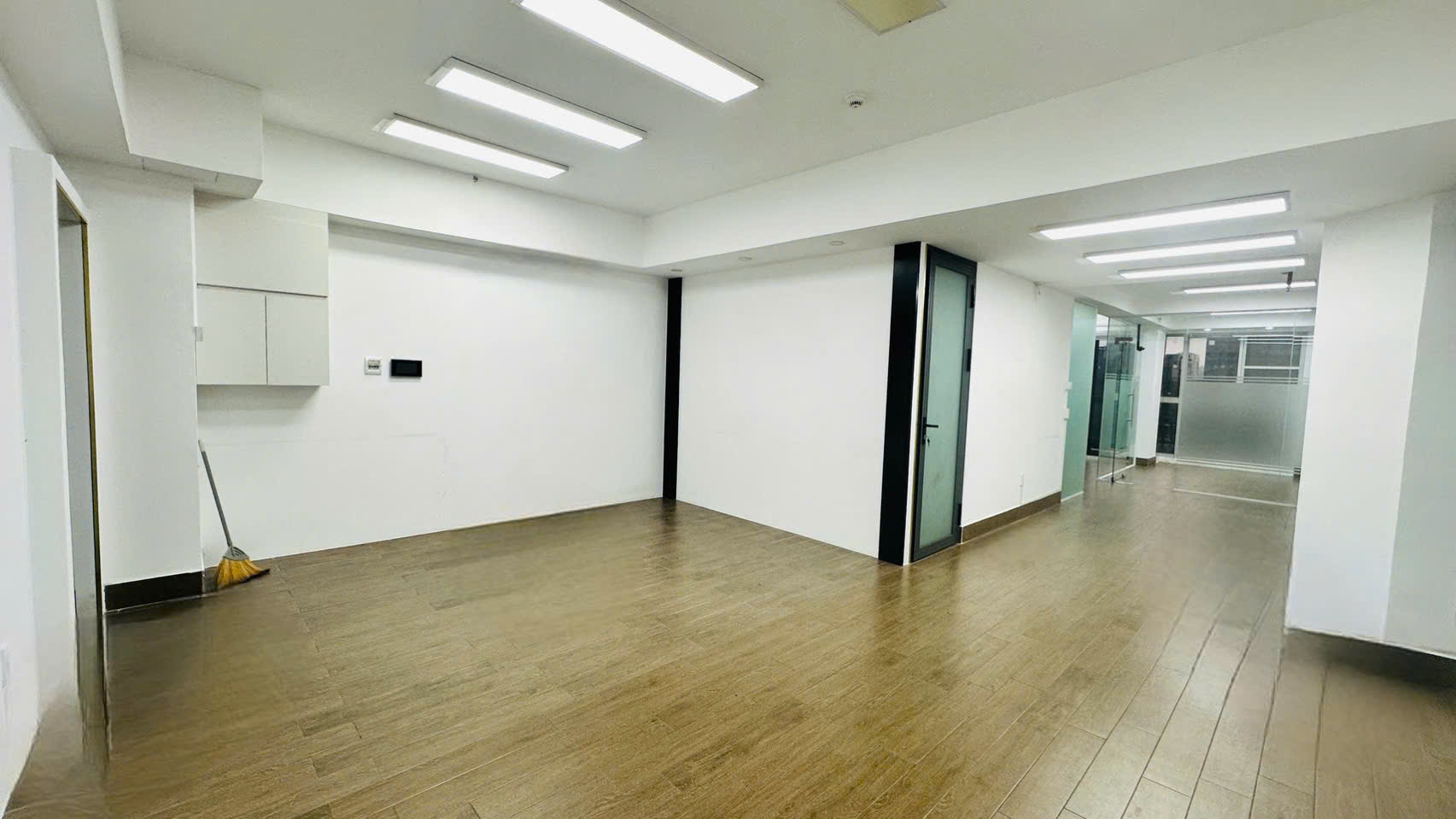 Shophouse for sale or lease Scenic Valley 2 Phu My Hung, District 7 with furniture as shown, 2nd floor – 98m2 4