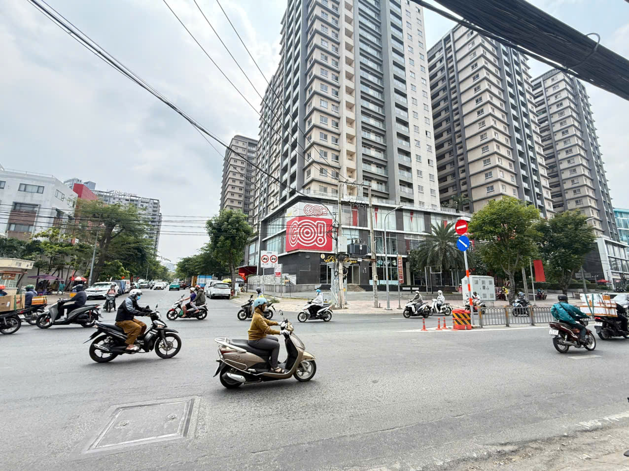 Shophouse for rent in Comos 99 Nguyen Thi Thap building, Tan My Ward, GO supermarket – 773m2 7