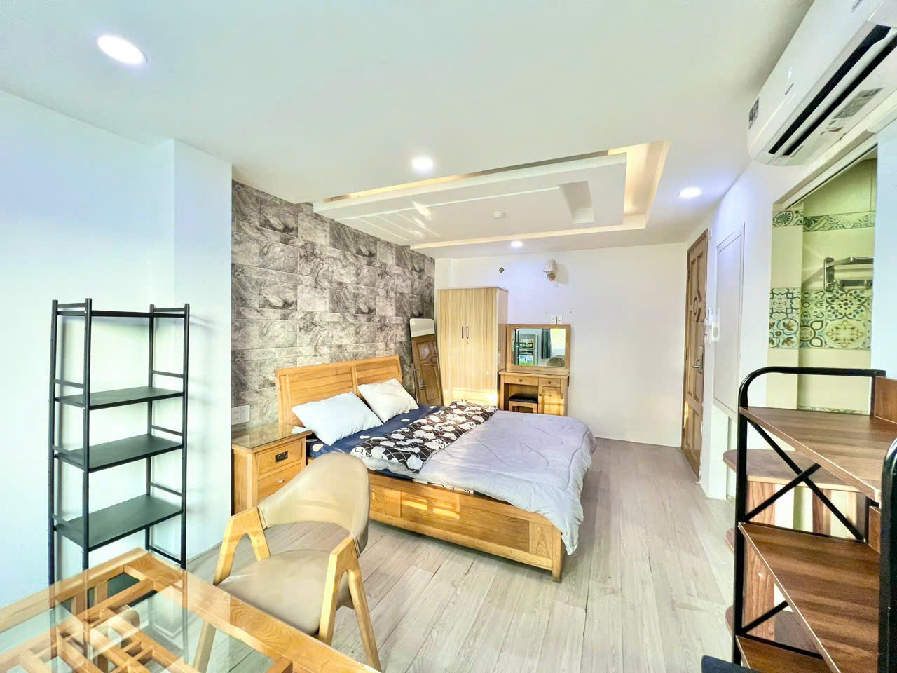 Bán tòa nhà căn hộ dịch vụ KDC Trung Sơn, Bình Chánh xây 6 tầng có 18 phòng ngủ, hướng Đông – 148m2 12