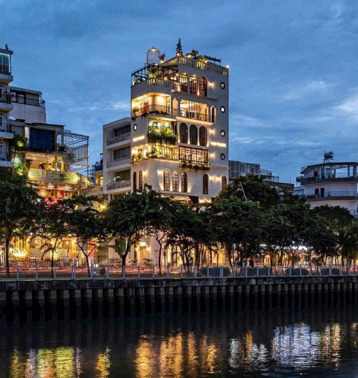 Cho thuê tòa nhà hai mặt tiền 211 Hoàng Sa, Phường Tân Định, Quận 1 xây 8 tầng có hầm – 550m2 2