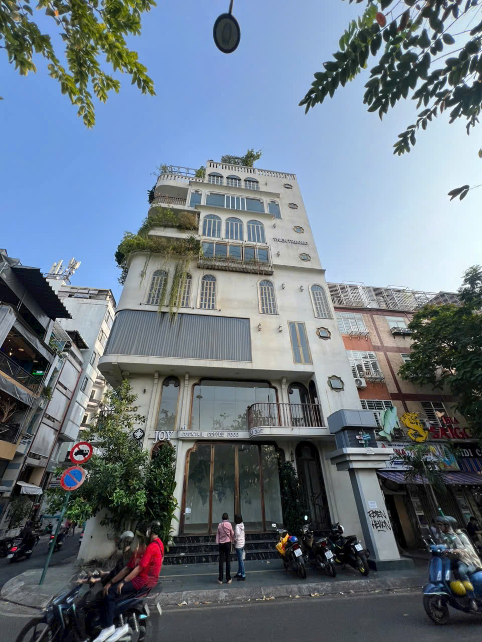 Cho thuê tòa nhà hai mặt tiền 211 Hoàng Sa, Phường Tân Định, Quận 1 xây 8 tầng có hầm – 550m2 1