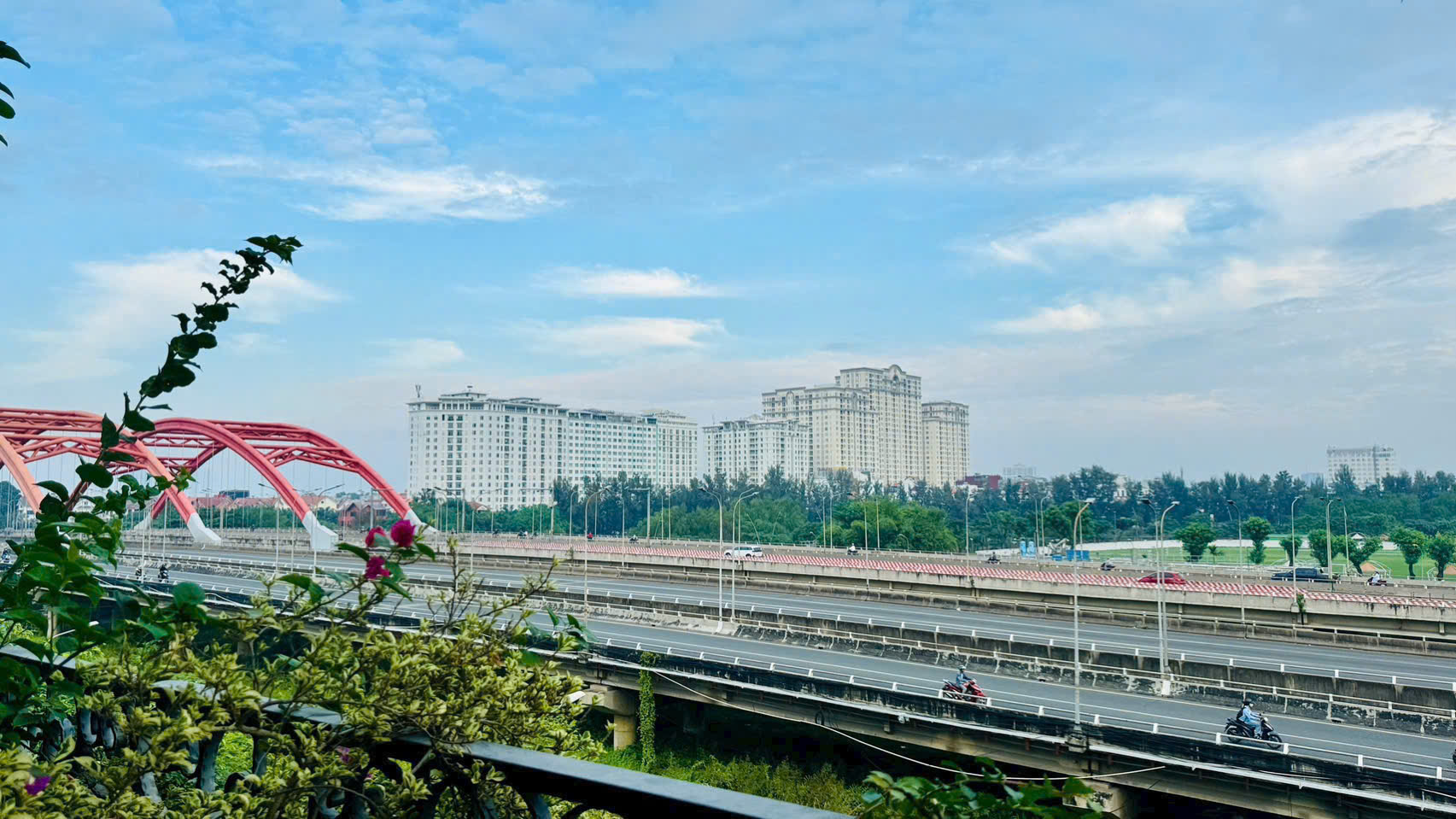 Bán tòa nhà KDC Sadeco Ven Sông, Phường Tân Phong Quận 7 xây 6 tầng có 7 phòng ngủ thang máy – 126m2 6