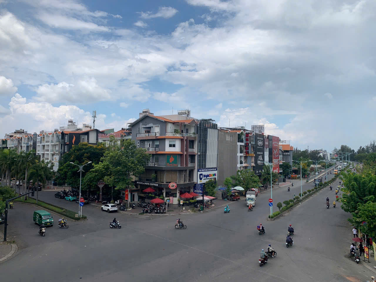 Cho thuê tòa nhà KDC Him Lam, Quận 7 xây 5 tầng căn góc 2 mặt tiền có thang máy, PCCC đầy đủ – 250m2 5