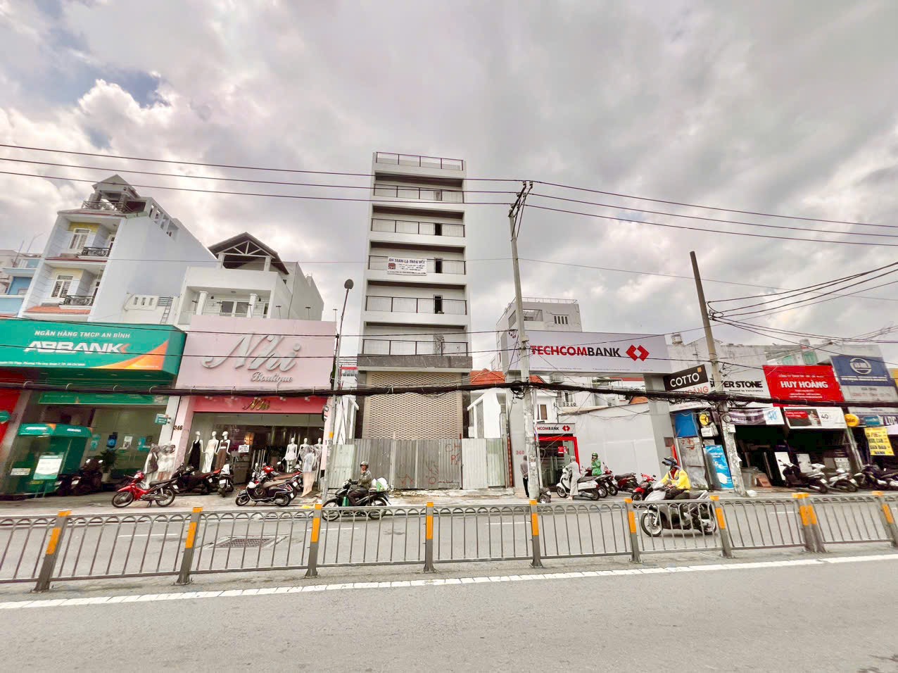 Building for rent in front of Nguyen Thi Thap Street, District 7 with basement + 8 floors