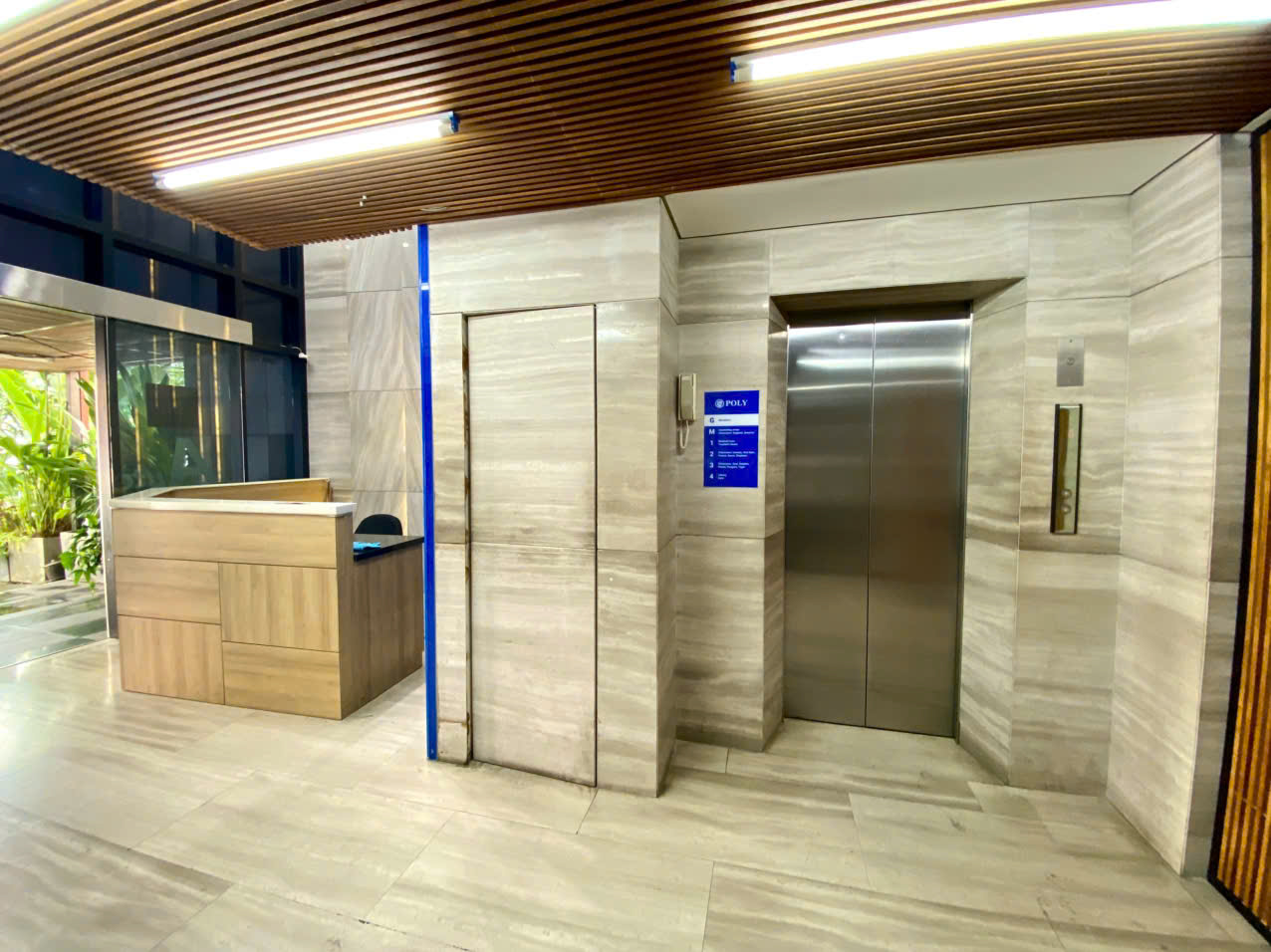 Cho thuê tòa nhà mặt tiền đường Tân Phú, Nam Thông Phú Mỹ Hưng, Quận 7 xây 8 tầng, thang máy – 324m2 6