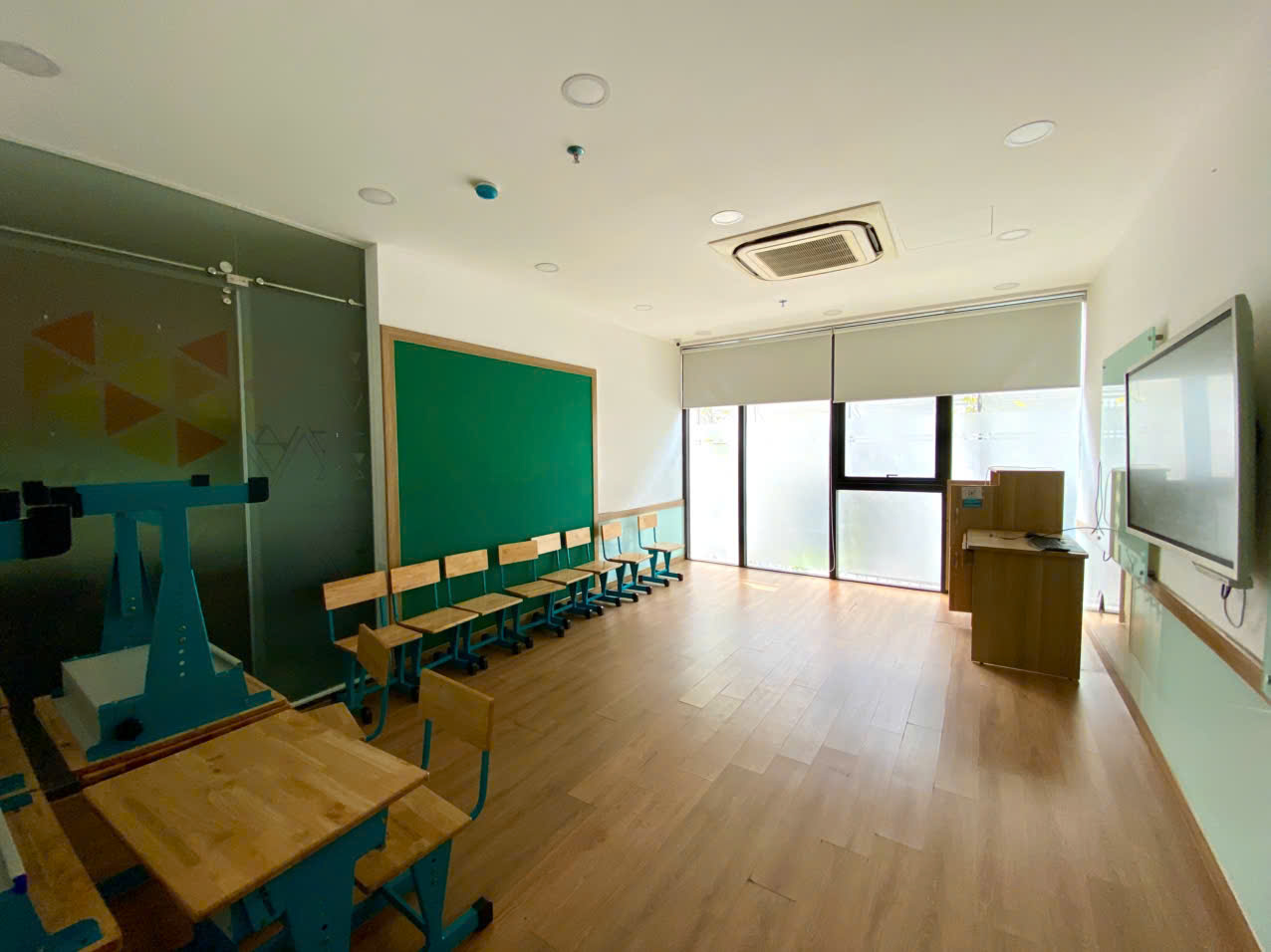 Cho thuê tòa nhà mặt tiền đường Tân Phú, Nam Thông Phú Mỹ Hưng, Quận 7 xây 8 tầng, thang máy – 324m2 3