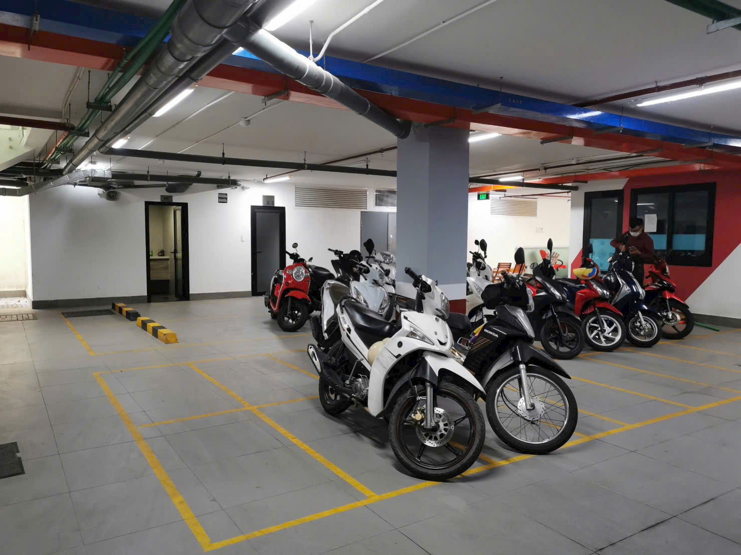 Cho thuê tòa nhà văn phòng đường Tân Phú, Phú Mỹ Hưng, Quận 7 xây hầm + 5 tầng có thang máy – 1600m2 3