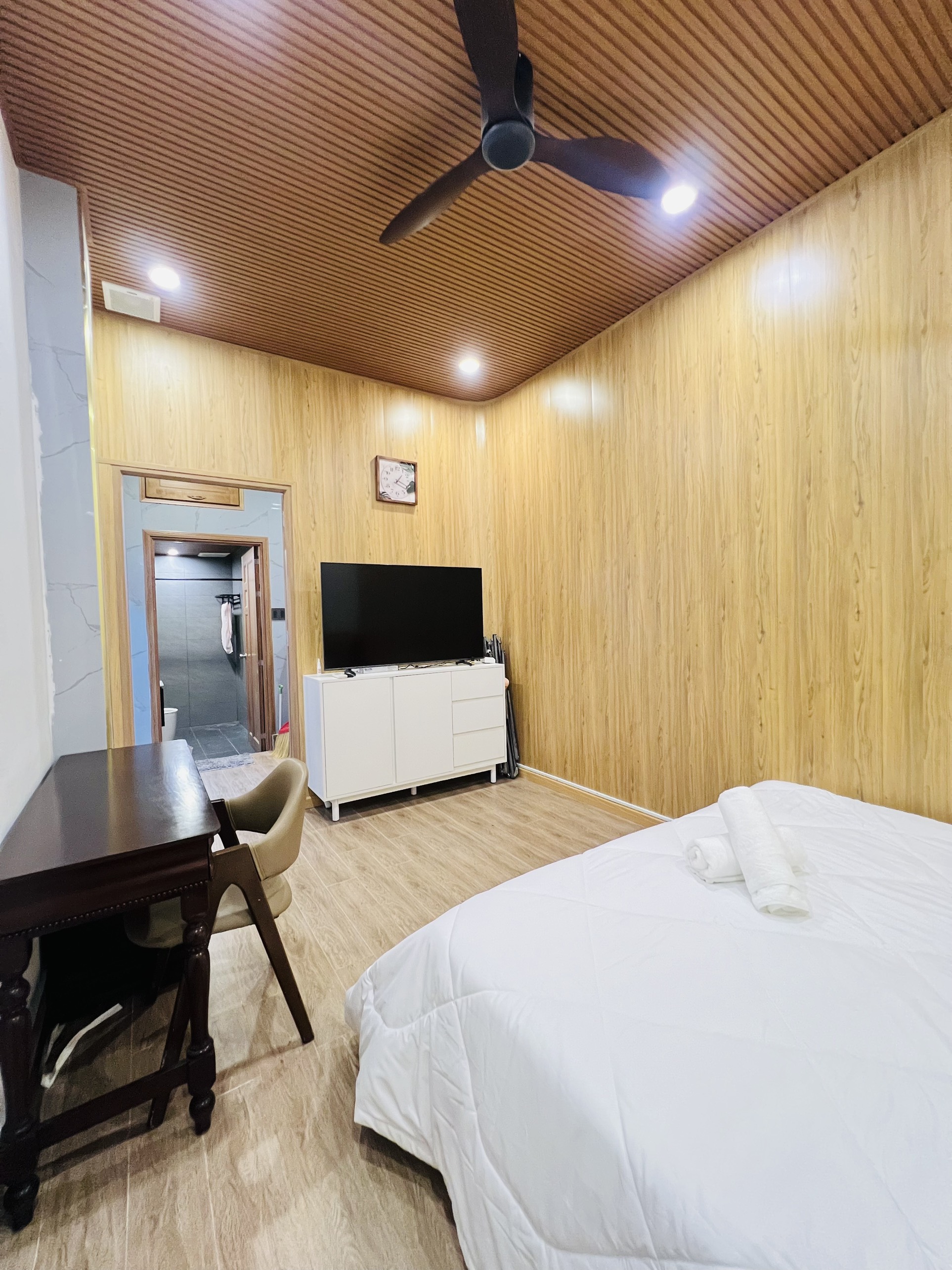 Villa B14 for rent, street 88 Thanh My Loi, District 2 with 3 bedrooms, fully equipped swimming pool 6
