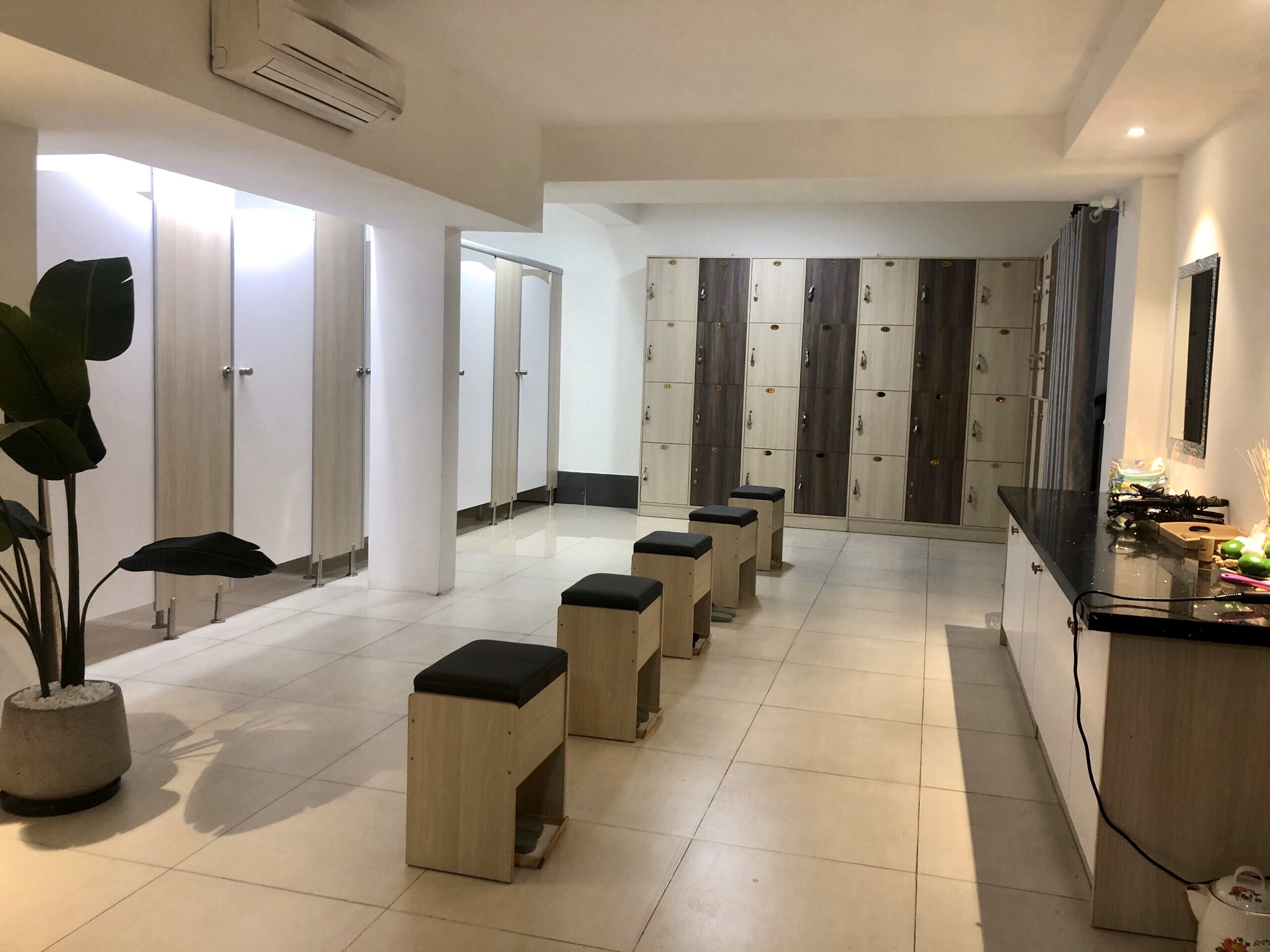 For Lease Diamond Spa Town House In 4 Hung Gia PMH  7