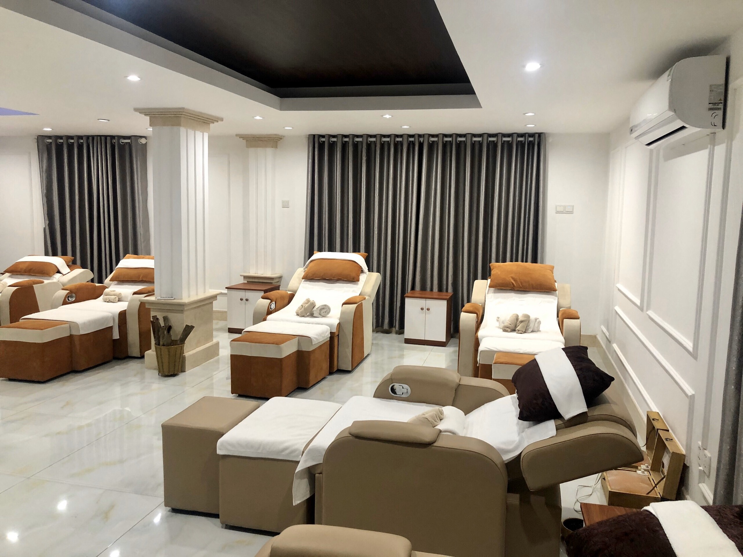 For Lease Diamond Spa Town House In 4 Hung Gia PMH  5