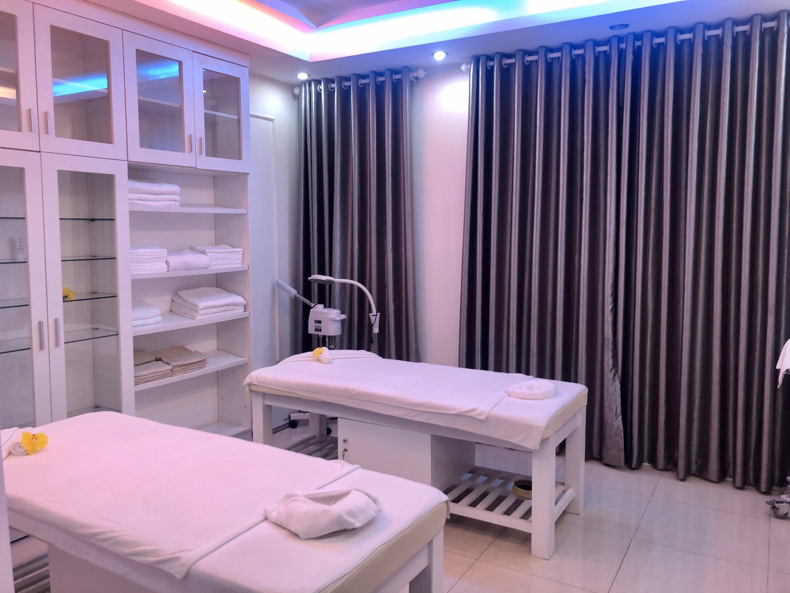 For Lease Diamond Spa Town House In 4 Hung Gia PMH  4