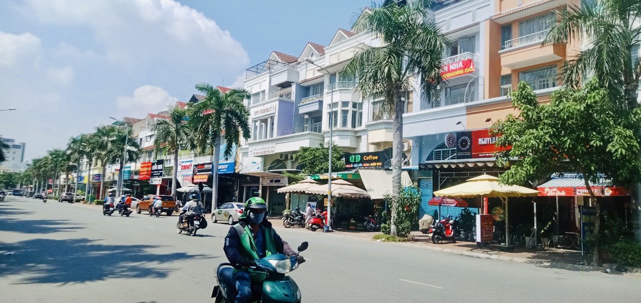 For Sale No. 133 Tran Trong Cung Townhouse - District 7 3