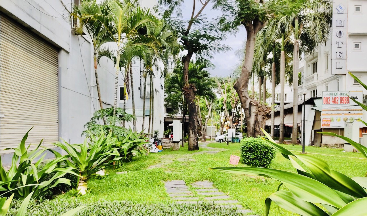  For Rent  Commercial Townhouse On Nguyen Van Linh street - Phu My Hung - District 7 3