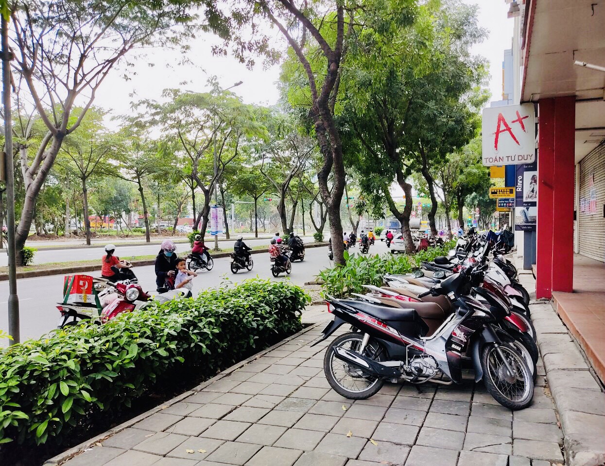  For Rent  Commercial Townhouse On Nguyen Van Linh street - Phu My Hung - District 7 2