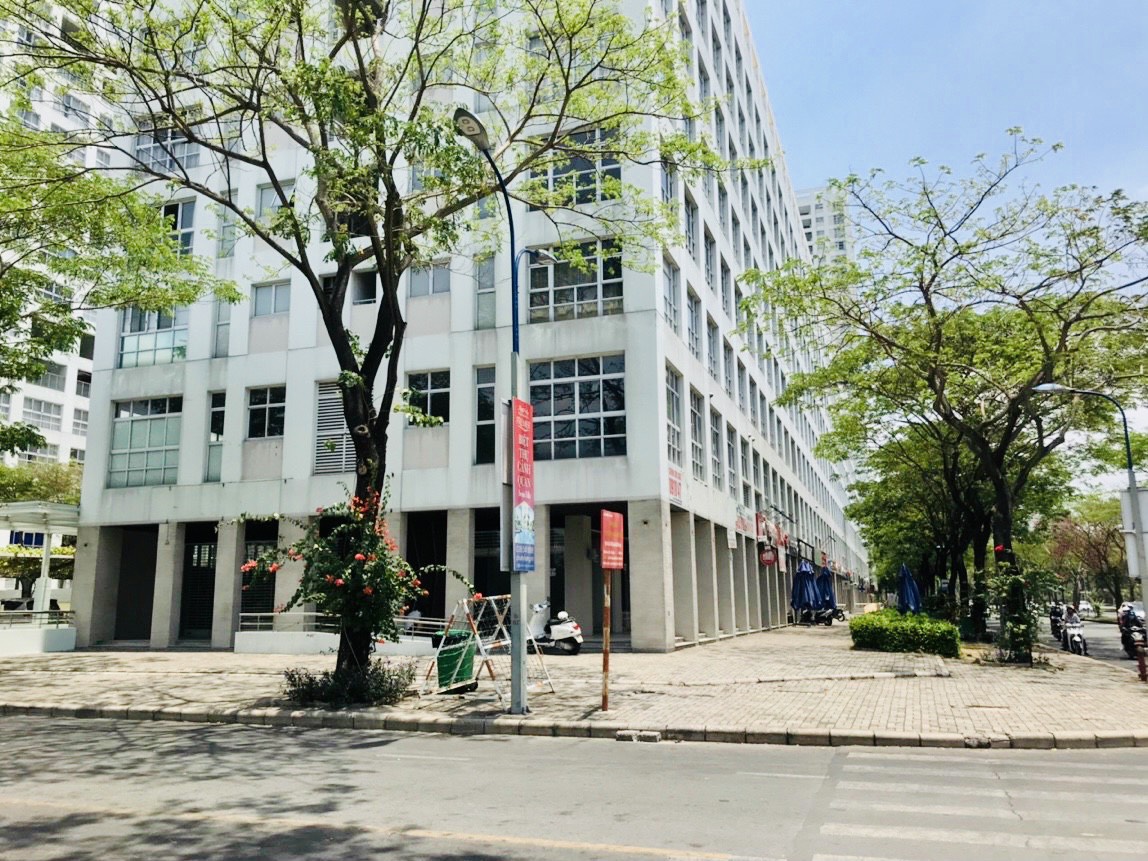 The Most Beautiful Corner Shop for Rent in Phu My Hung District 7 5
