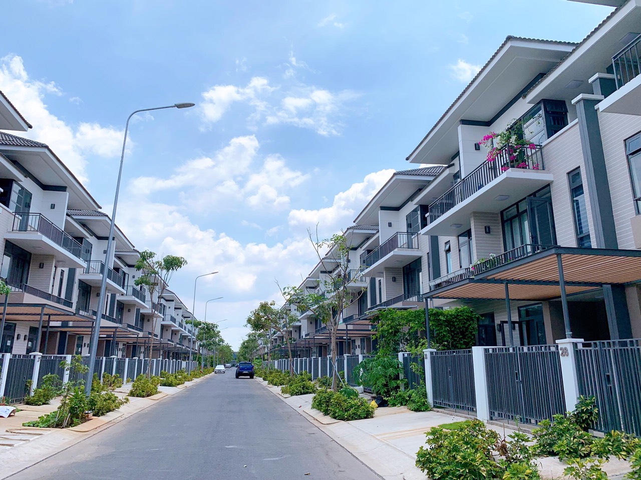 Cần Cho Thuê Nhà Phố Vườn LaViLa Kiến Á - Nguyễn Hữu Thọ 4